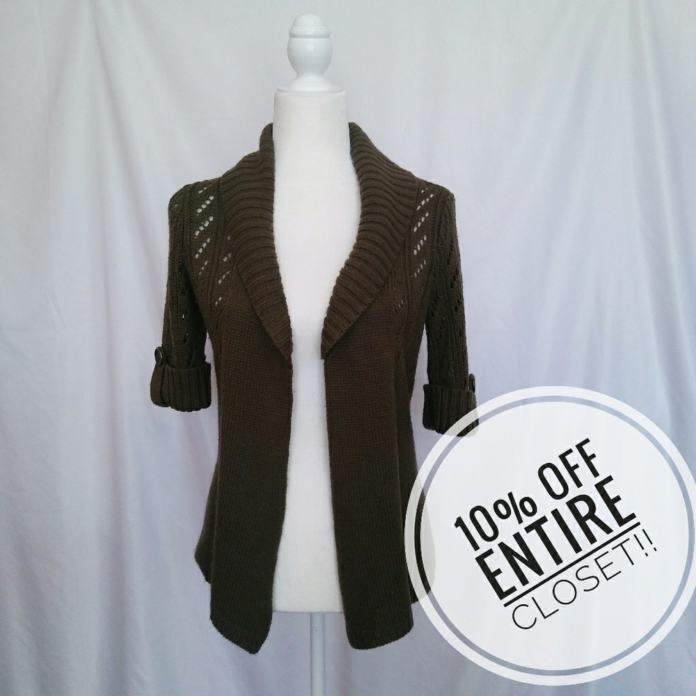 Decree olive green cardigan size medium